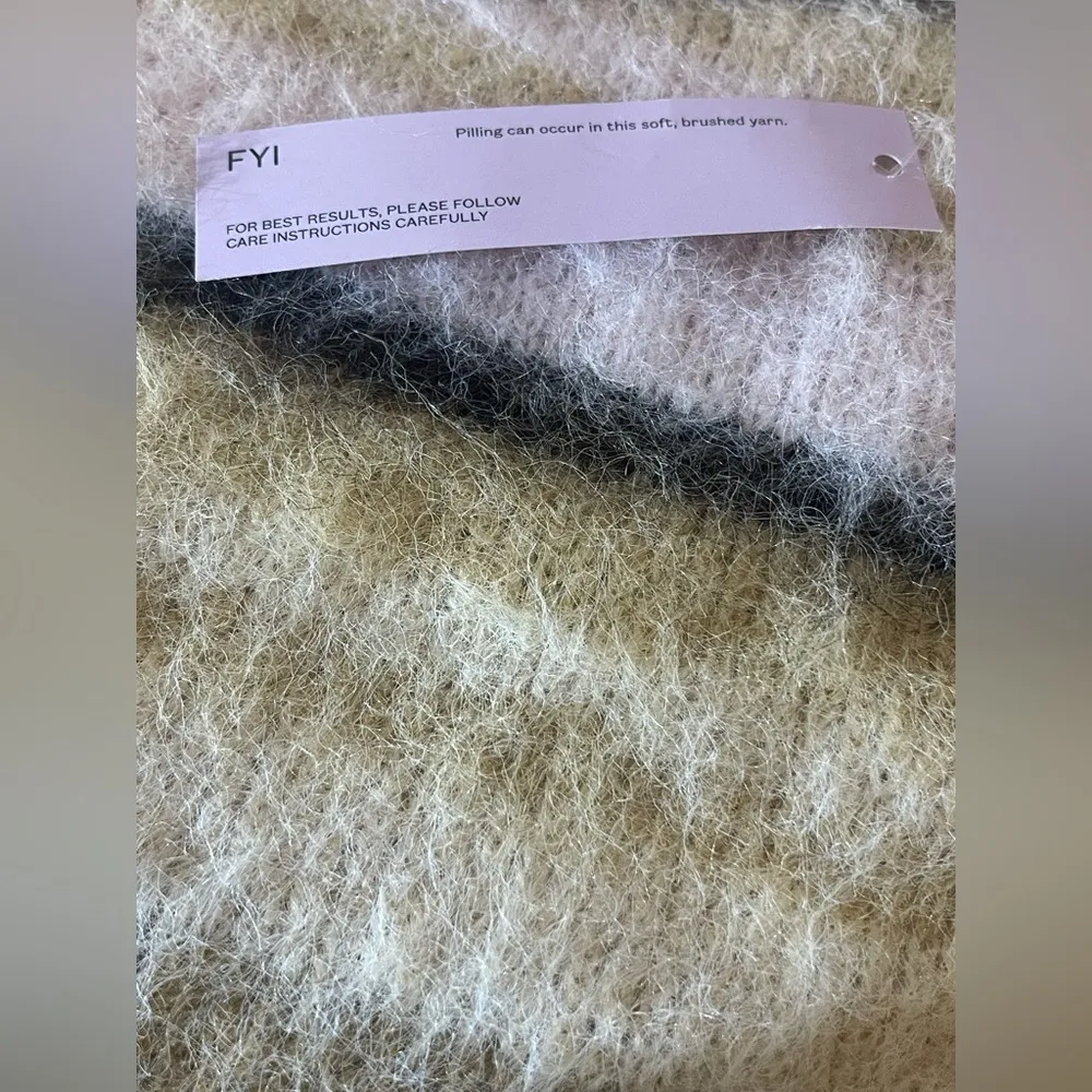 Wild Fable Striped Beige and Pink Women's Size XS Sweater Fuzzy Crew Neck NWT - Image 6