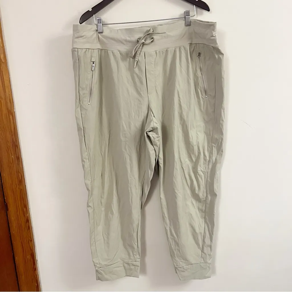 Athleta Trekkie North Joggers Hiking Ecru Khaki Color Elastic Waist Size 20 - Image 3