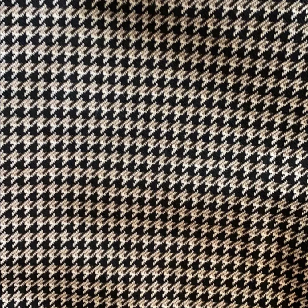 Women’s pant in cool Houndstooth fabric - Image 2