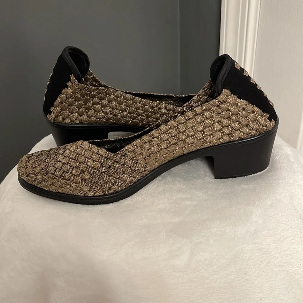 Steven by Steve Madden Women's Metallic Gold Woven Low Heel Shoes – Size 9 - Image 2