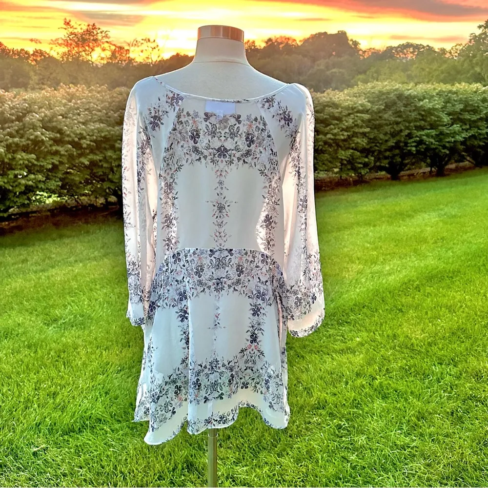 Jessica Simpson Maternity Lightweight Tunic - Image 9