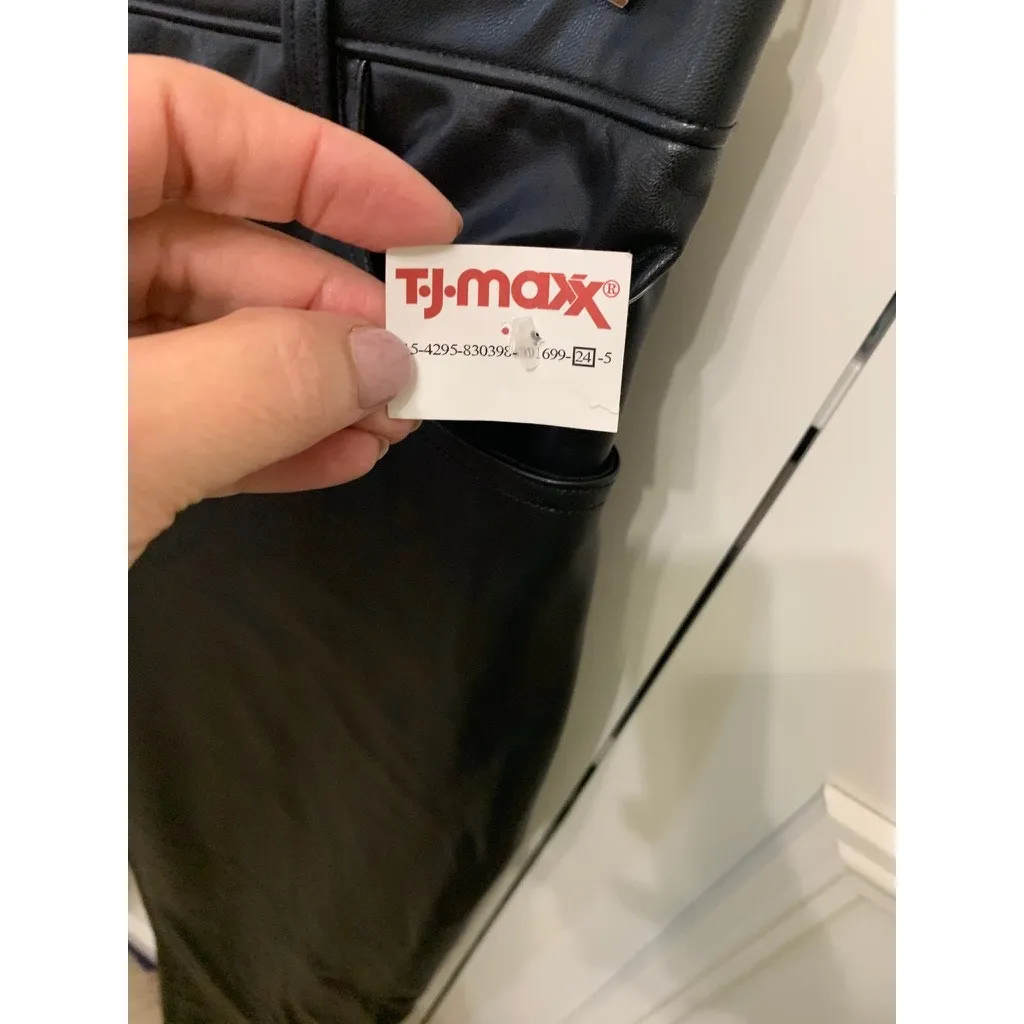 Abercrombie & Fitch‎ Women's Black High Rise Leather Straight Pants Size 14 - Image 2