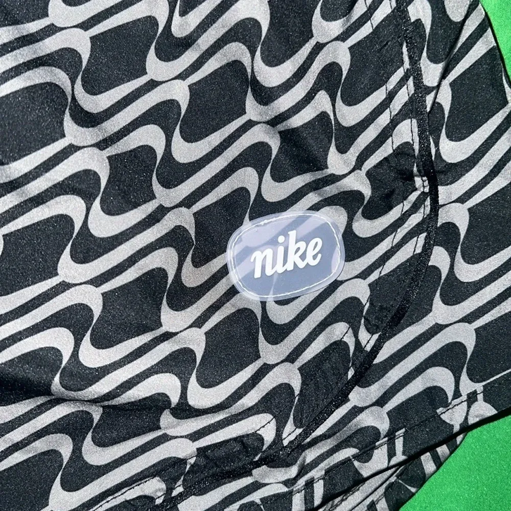 Nike Women's Black and Gray Wave Pattern Shorts size XS - Image 2