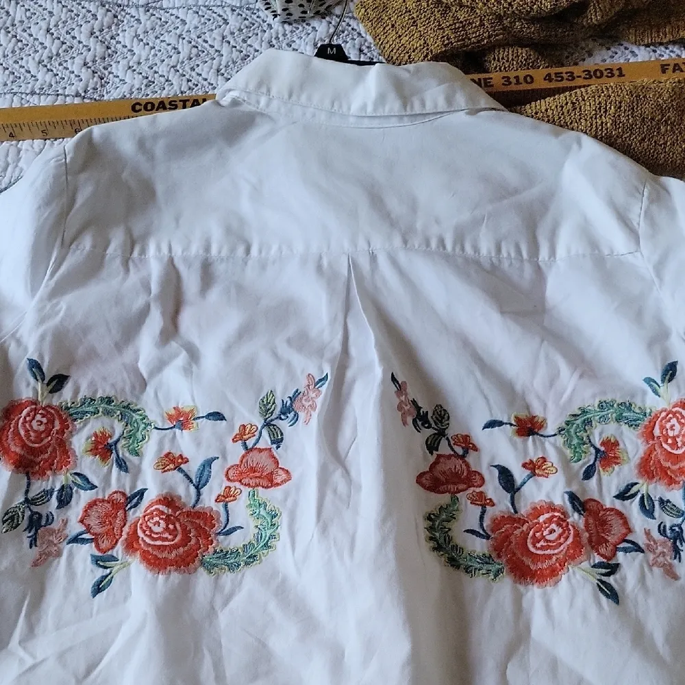 For the Republic 100% Cotton White Shirt with Floral Embroidery Size L - Image 8