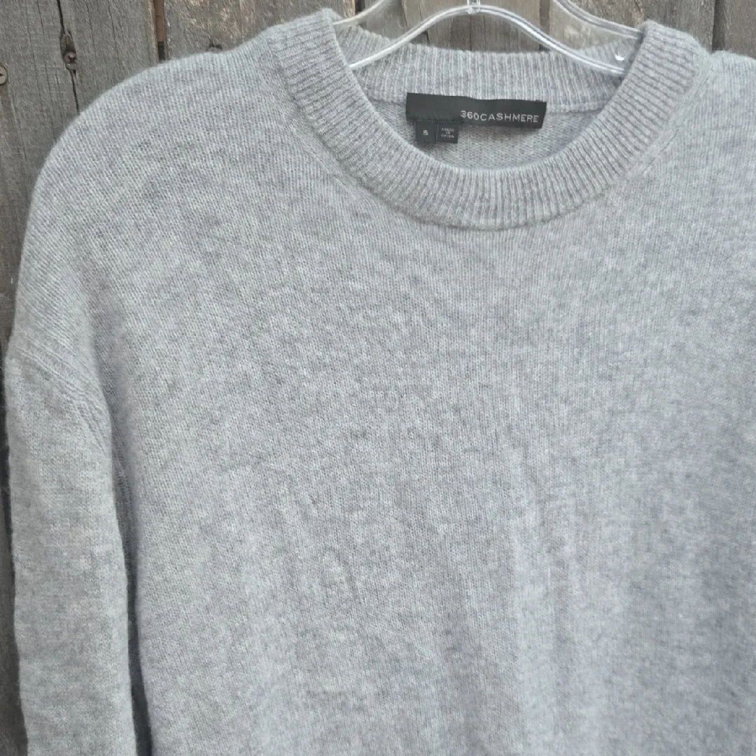 360 Cashmere Light Gray Crew Neck Sweater - Image 4