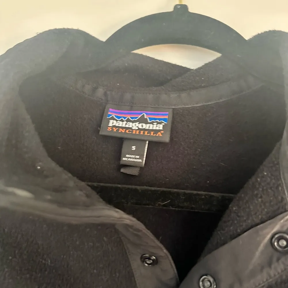 Black  quarterzip button jacket size small - Image 2