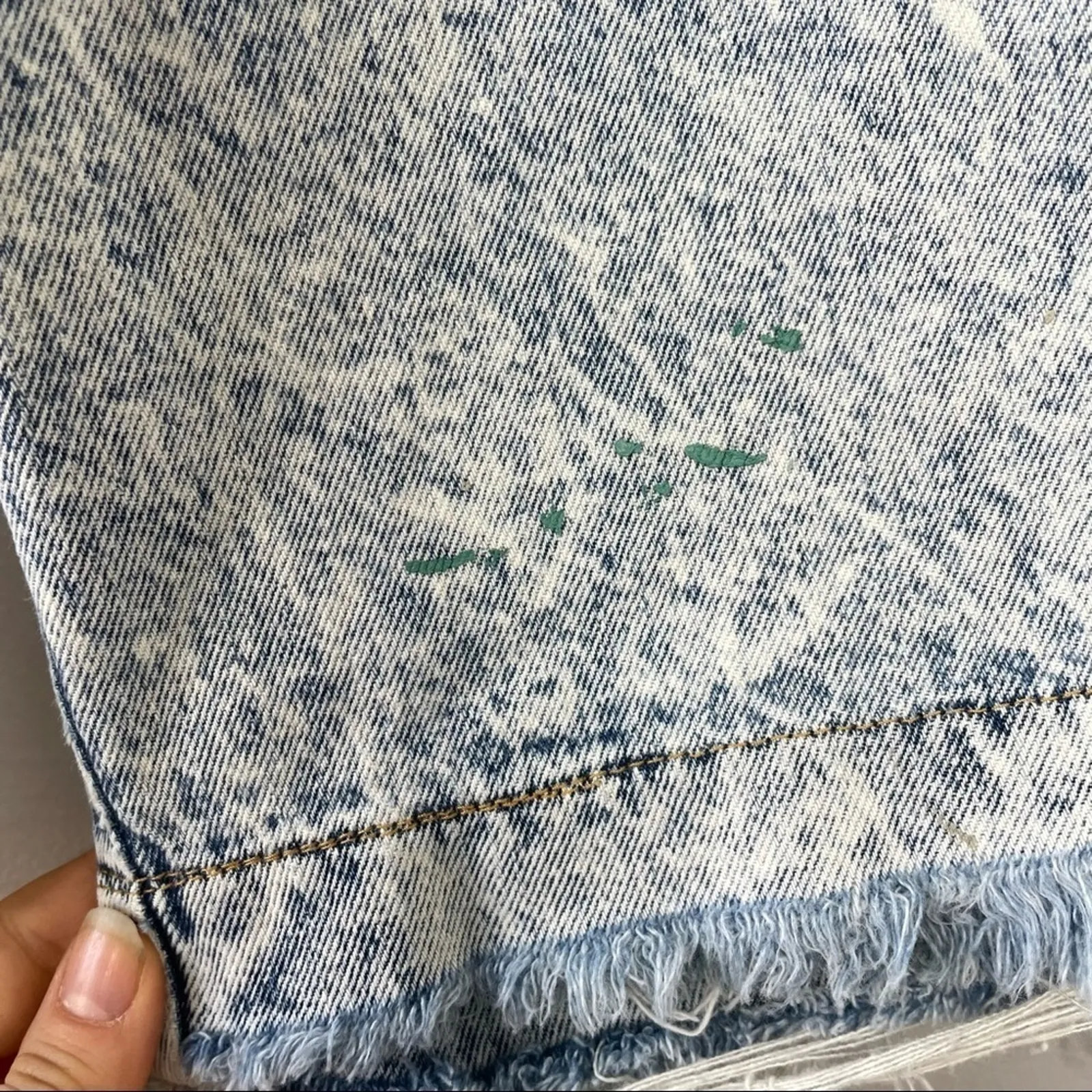 TARAZZIA SPORT Vintage Grunge High Waisted Pleated Acid Washed Denim Jean Shorts Blue Size 6 - Image 8