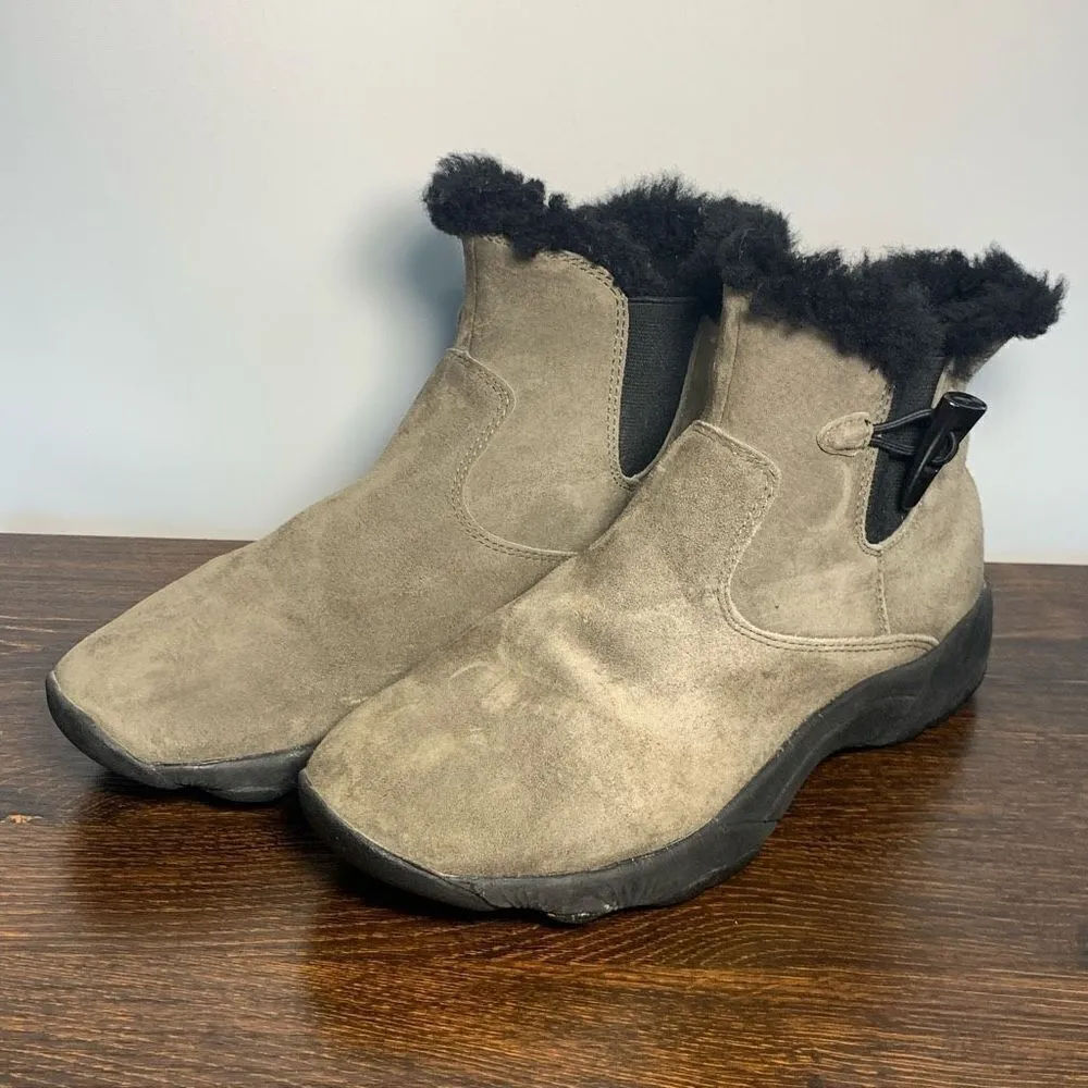 Propet Women's Fairbanks Suede Water Resistant Winter Rain Shearling Boot Size 9 Black - Image 3