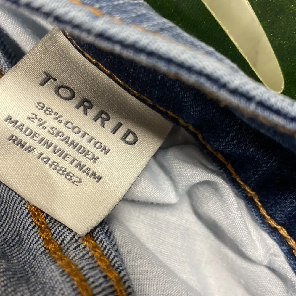 Torrid size 20 distressed jeans - Image 3