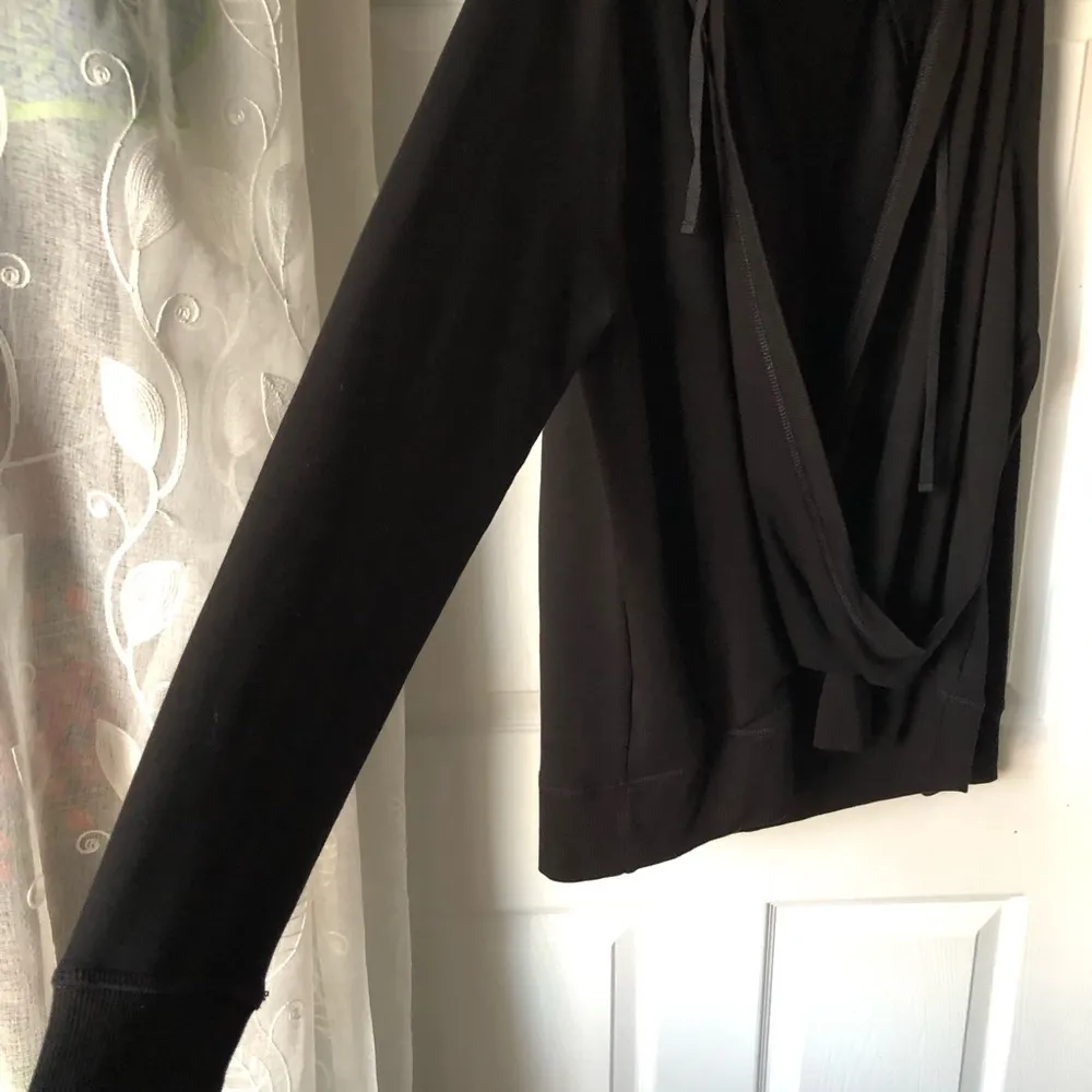 Lauren  Black Wrap v neck Hoodie top pullover women size XL - Image 6