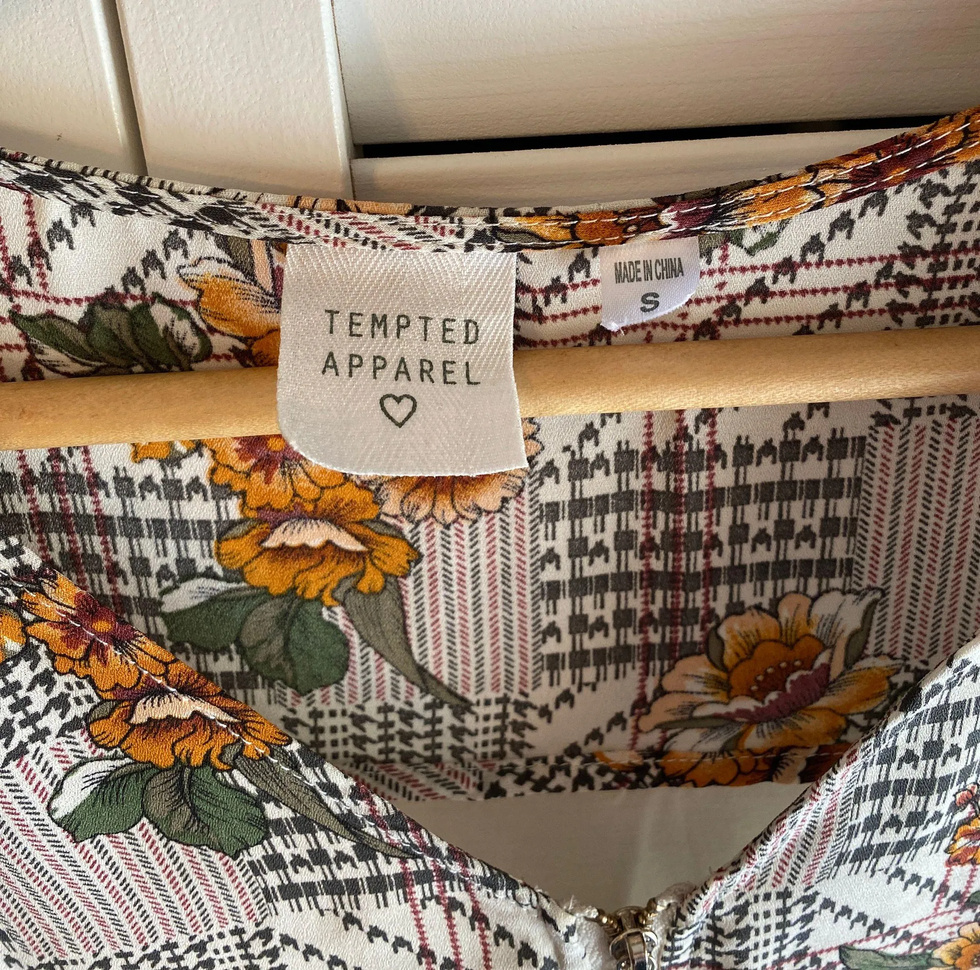 Tempted Apparel Floral Zip-Up Shirt - Image 2