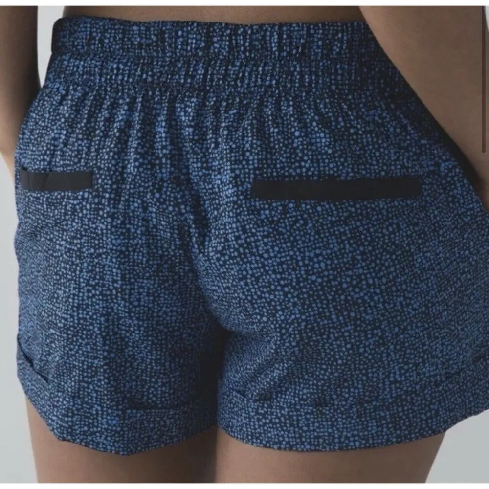 Lululemon Spring Break Away Short II Women Size 4 2.5" Inseam Blue Black Pockets - Image 6