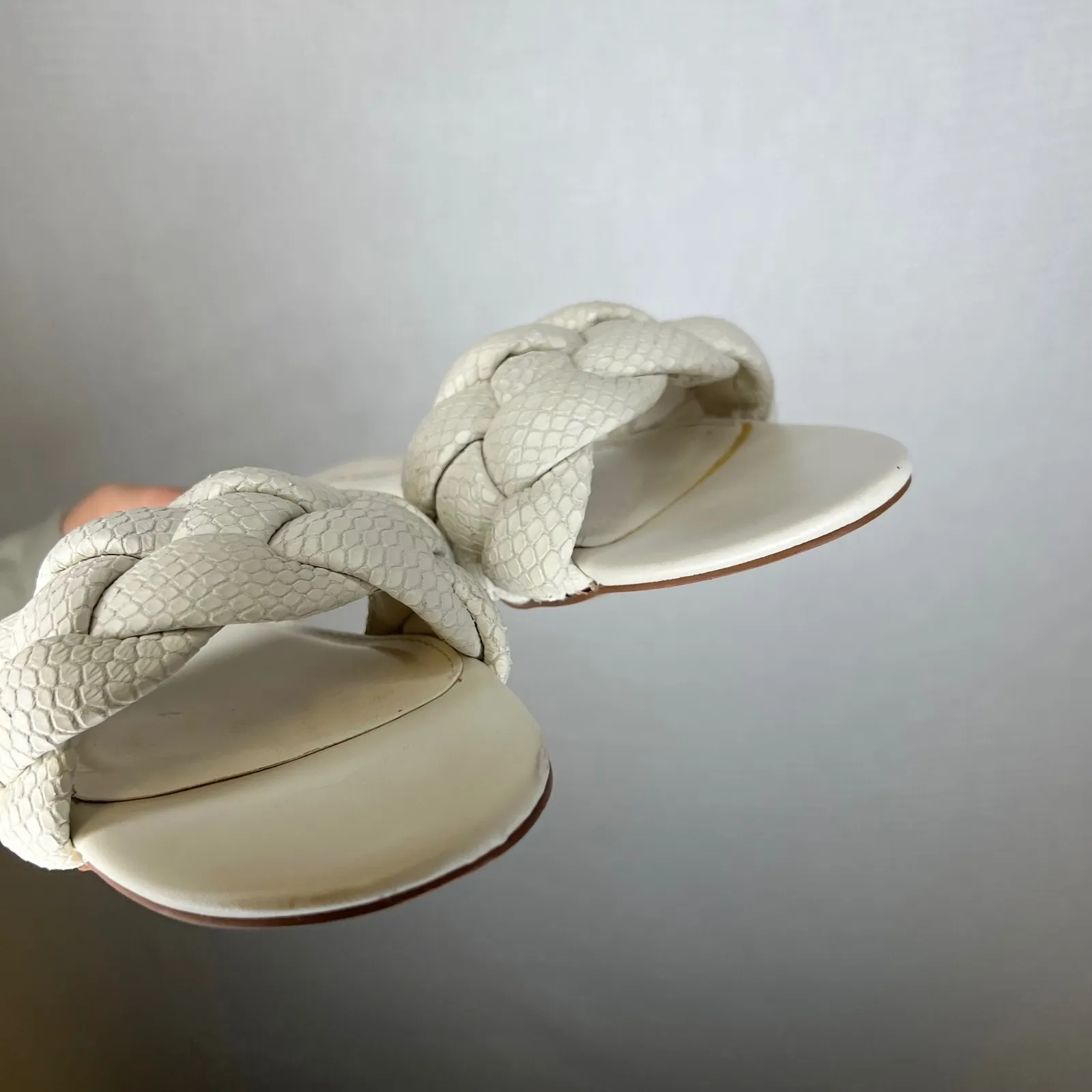 BCBGeneration White Braided Slide Sandals Women Size 8 Block Heel - Image 4