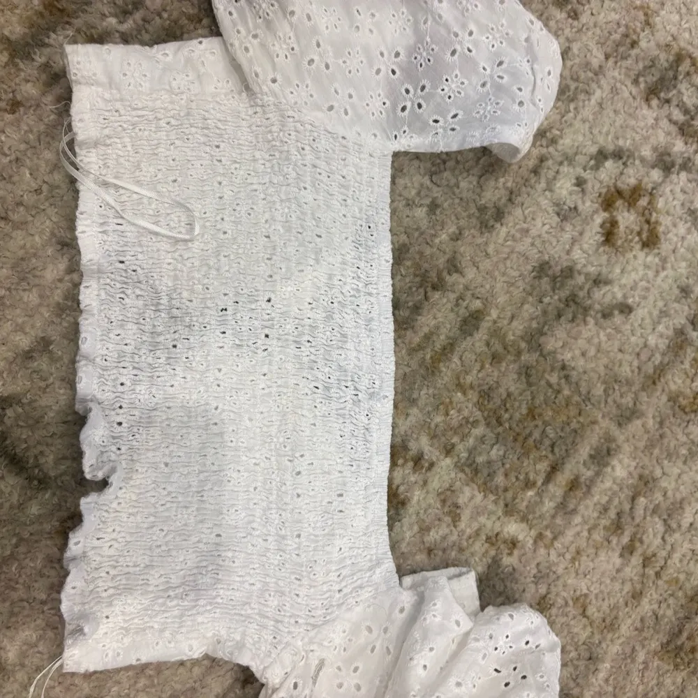 White Eyelet Crop Top - Image 7