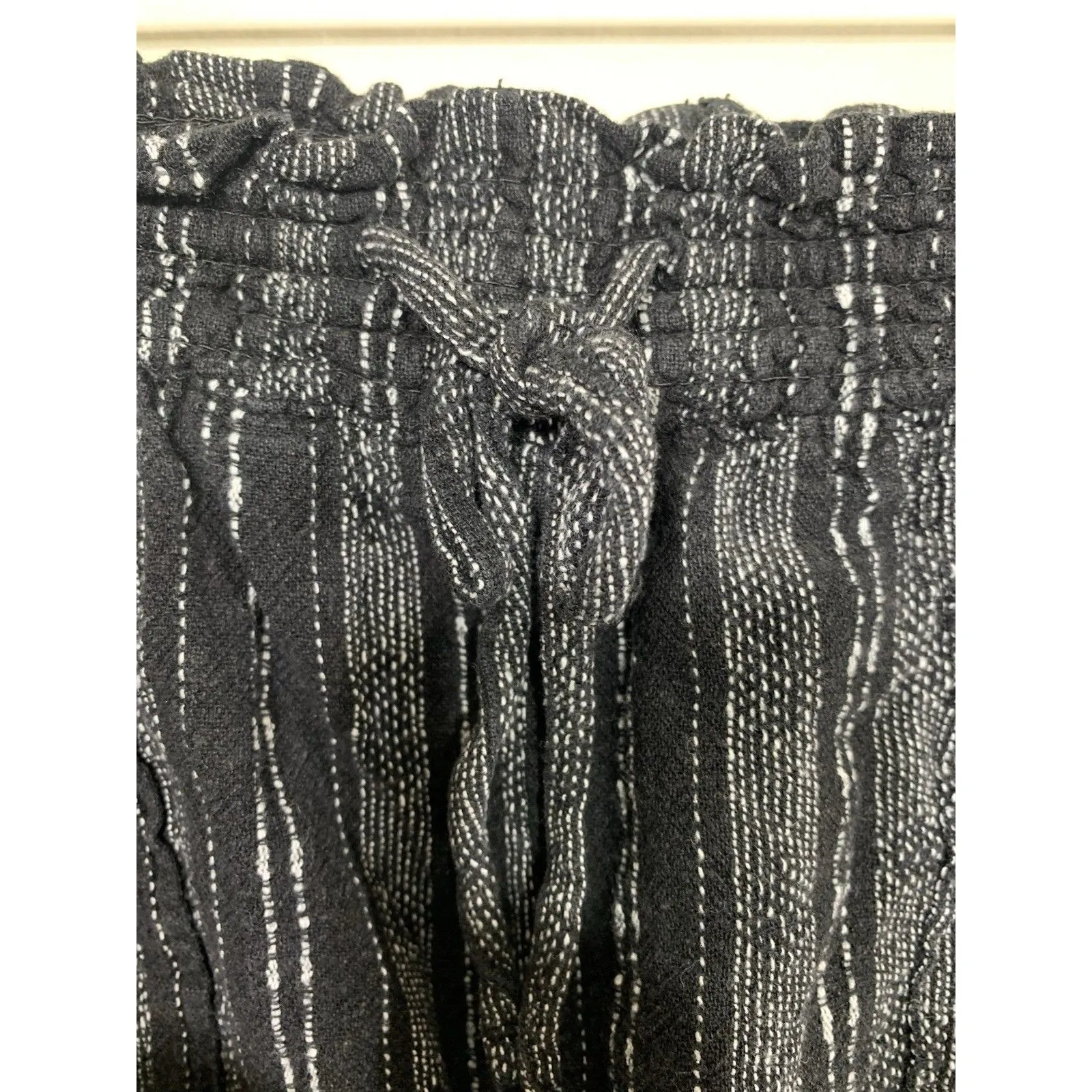 Time and True Women’s Black White Striped Pull-On Shorts Size L (12-14) - Image 4