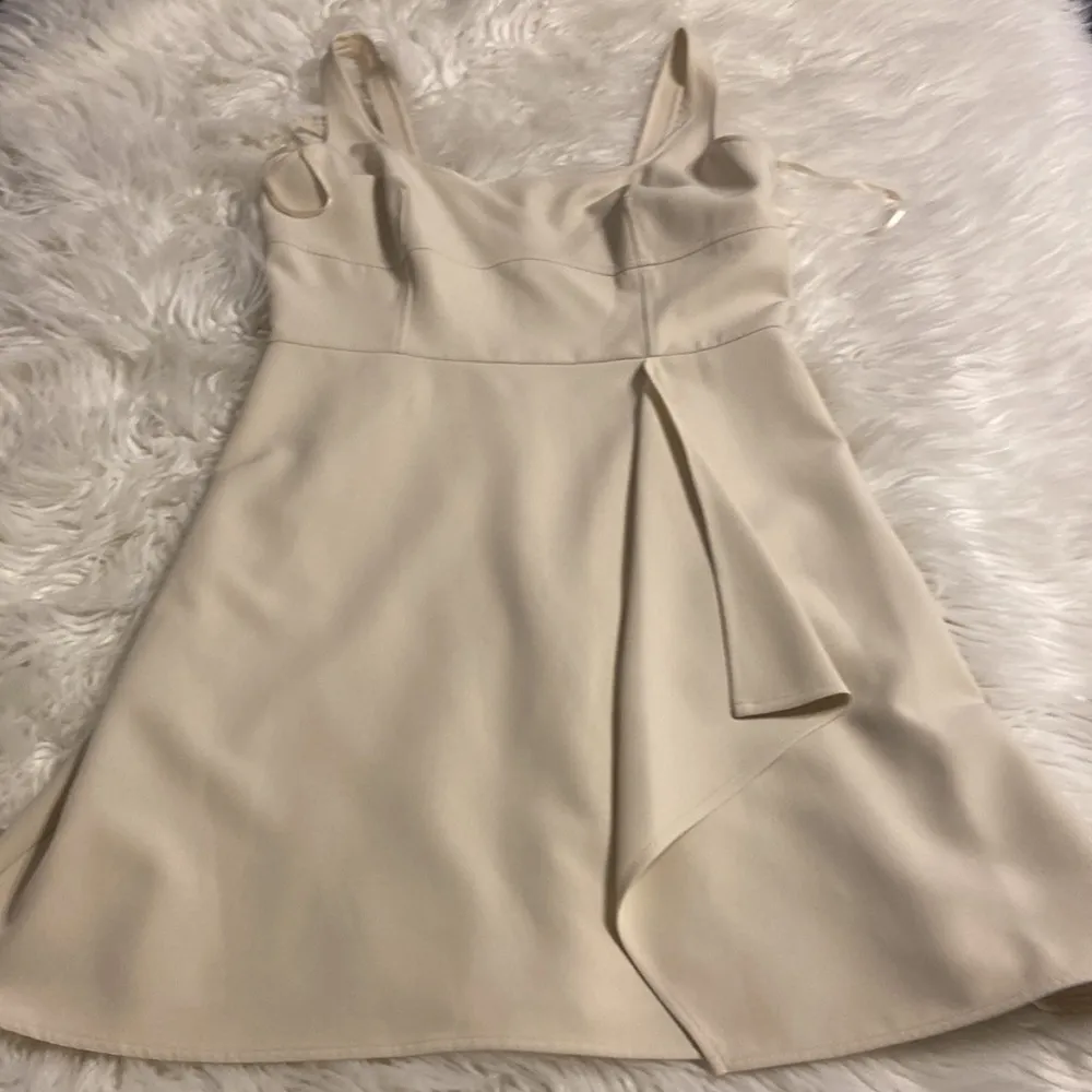 GB DRESS SIZE 6 BRAND NEW LENGTH 35” BUST 34” color light tan - Image 12