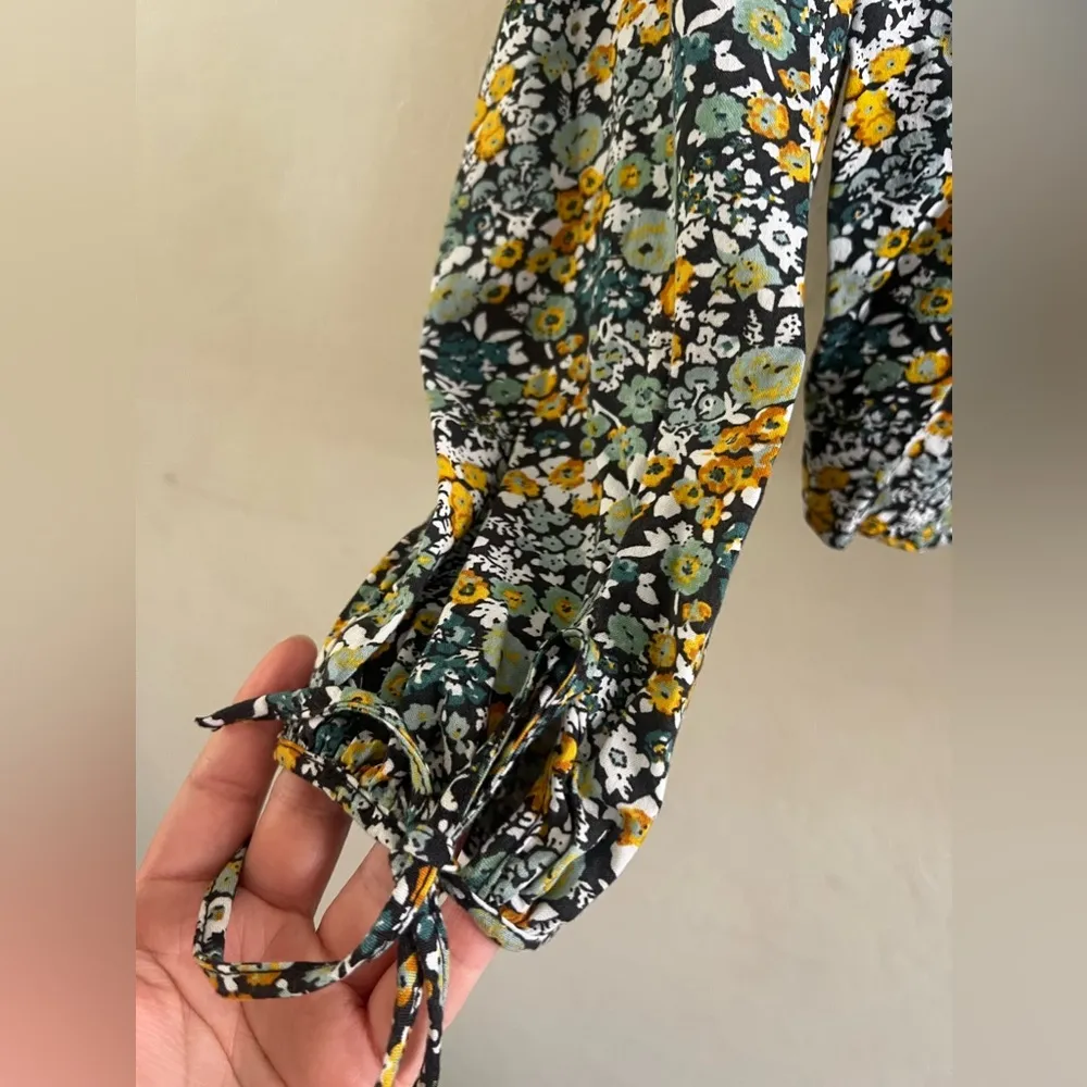 Universal Threads Universal Thread Floral Blouse sz L - Image 5