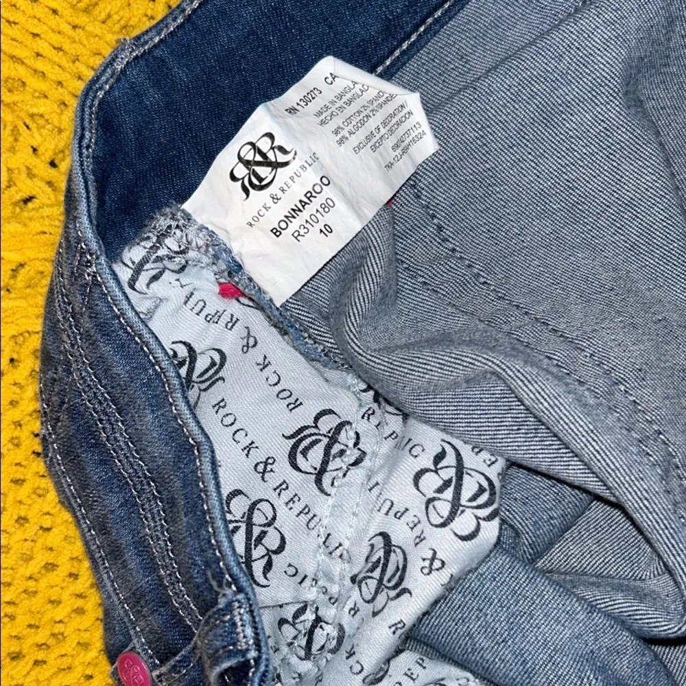 Rock & Republic Size 10 Jean Shorts - Image 7