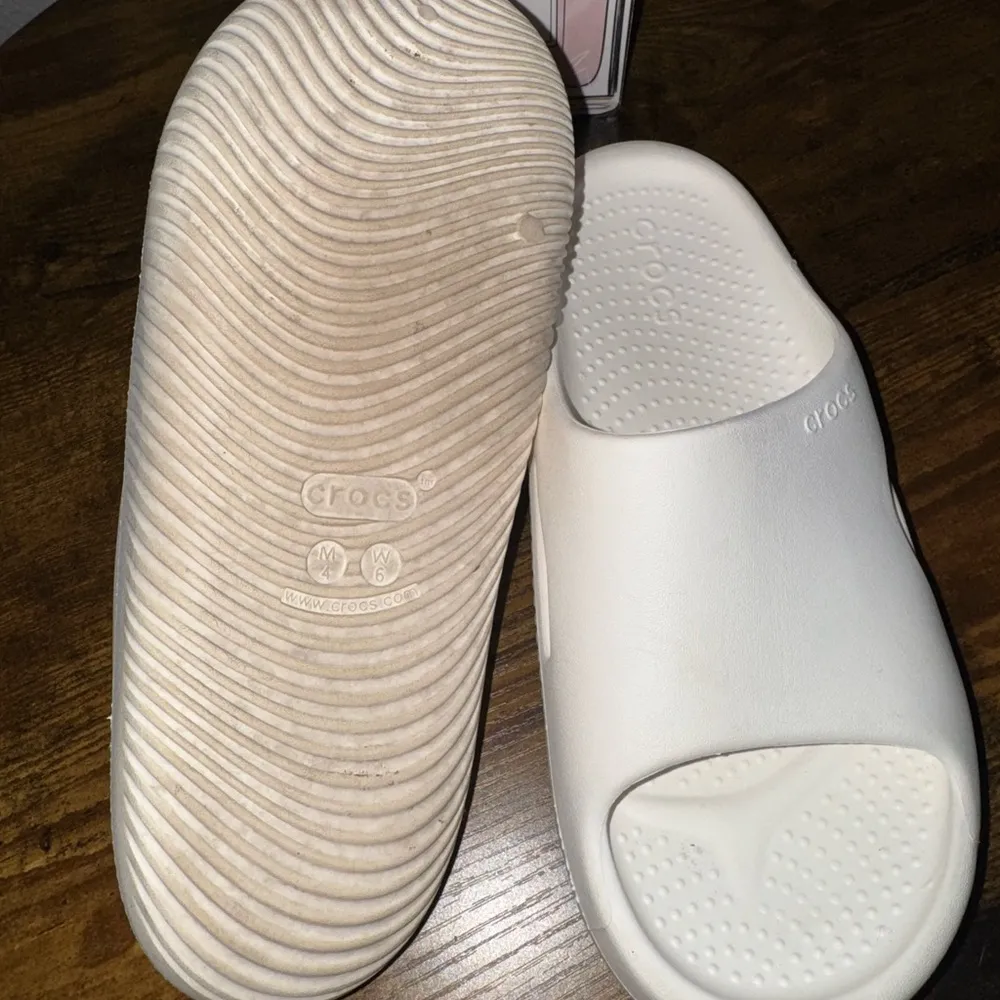 Crocs Mellow Recovery Slides - Image 5