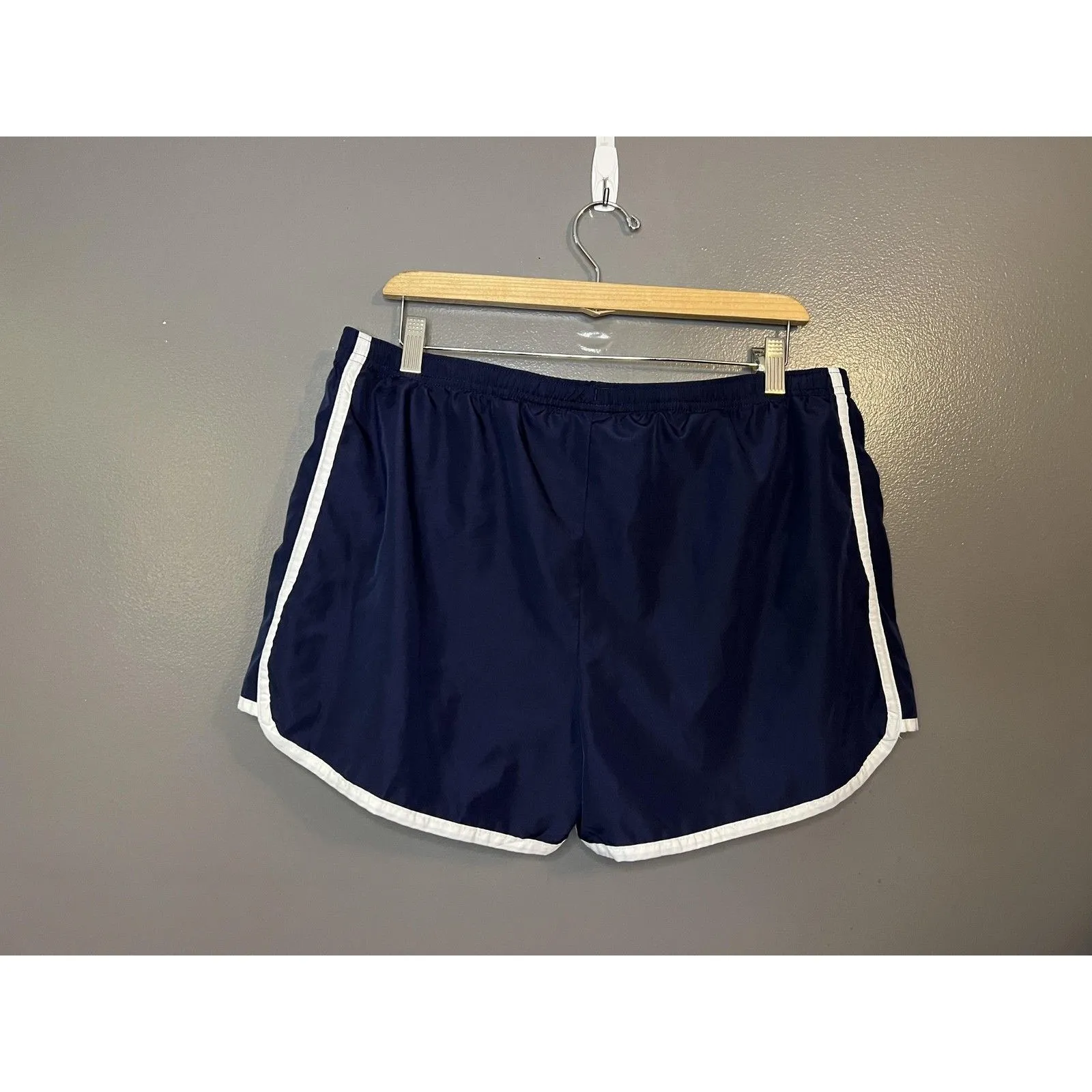 UConn Huskies Running Shorts Women's Large Blue NCAA Basketball Russell Athletic - Image 3