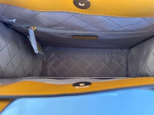 MK Kenly Large Tote Bag -Marigold - Image 7