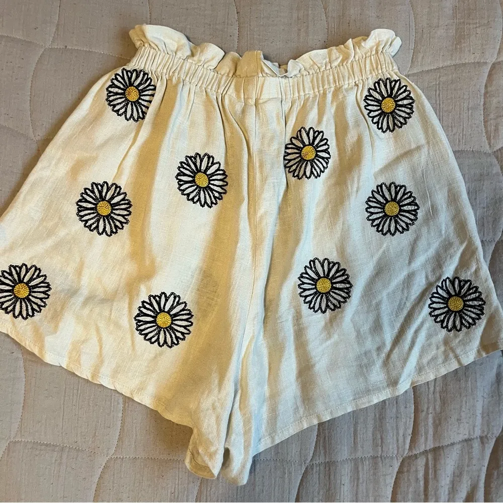 Anthropologie Pepaloves Linen Cream Floral Embroidered Women's Shorts Yellow - Image 7