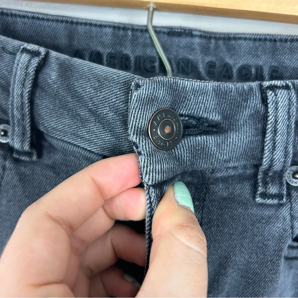 American Eagle Washed Black Curvy Mom Jeans Size 4 Long - Image 10