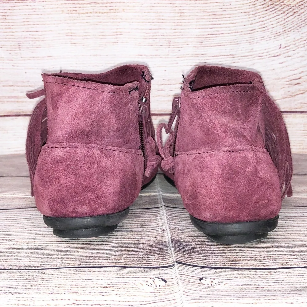 MINNETONKA Burgandy Classic Fringe Hardsole Zippered Boot Size 6 - Image 4