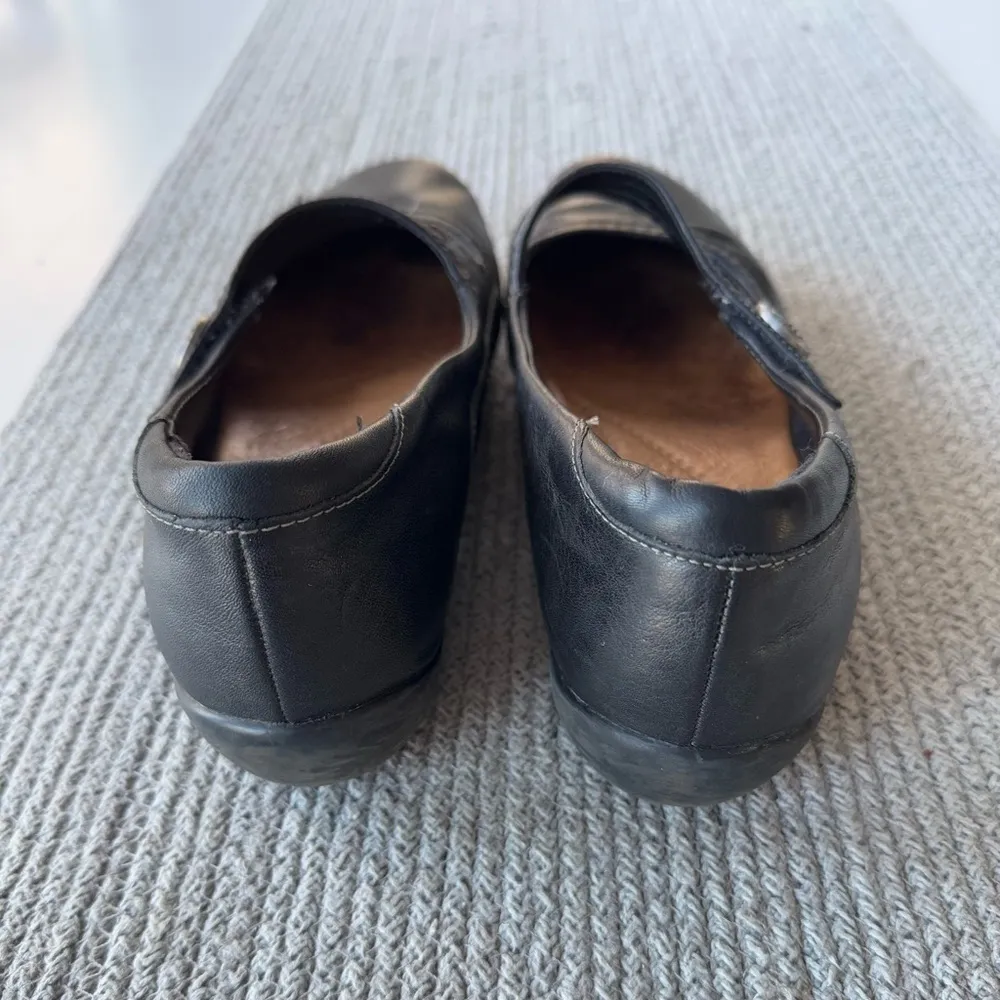 Clark’s Black Leather Ballet Maryjane Flats Size 9.5 Decorative silver detail - Image 4