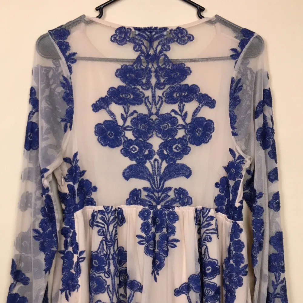 For love And Lemons Women’s Temecula Floral Embroidered Beige Blue Mini Dress - Image 7