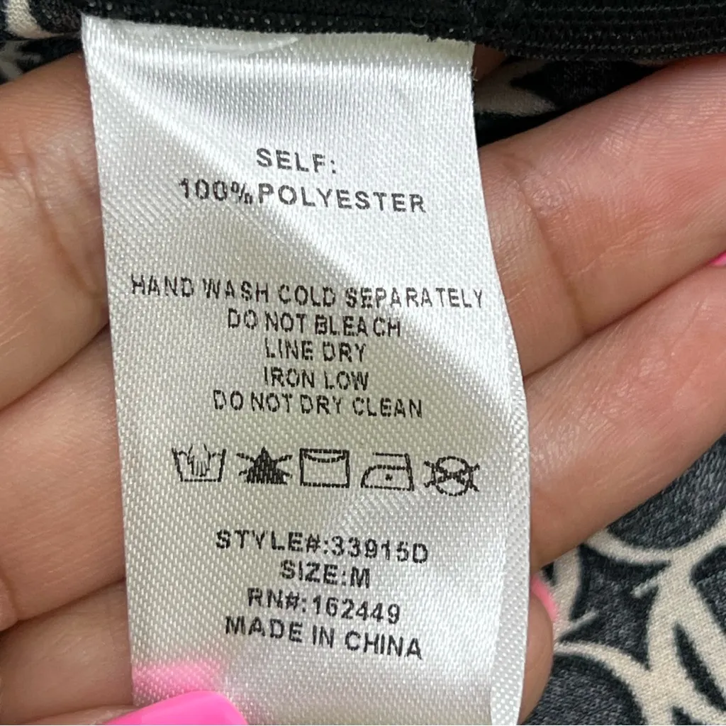 Milk & Honey M Chic Black & Cream Geometric Long Sleeve Dress w/belt FLAWED Size M - Image 3