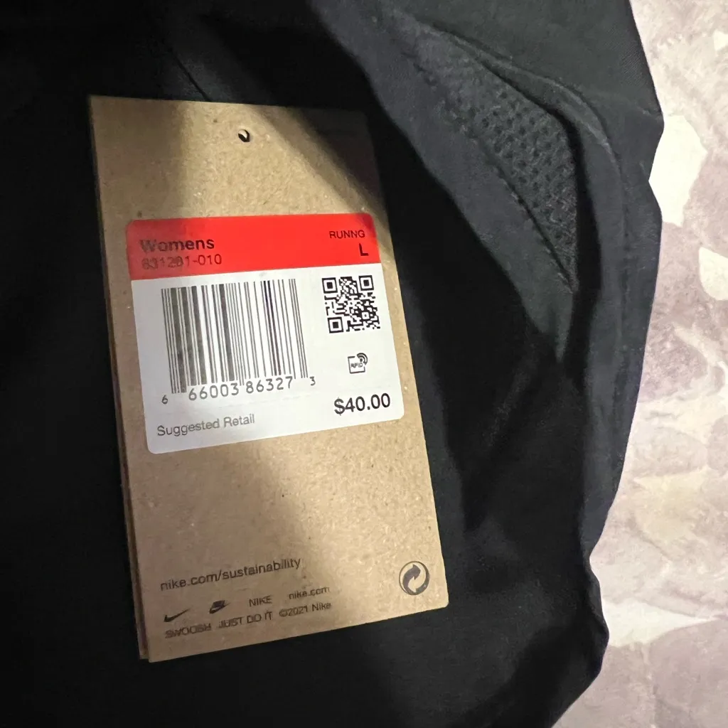 Nike Women's Black Athletic Shorts - Image 10