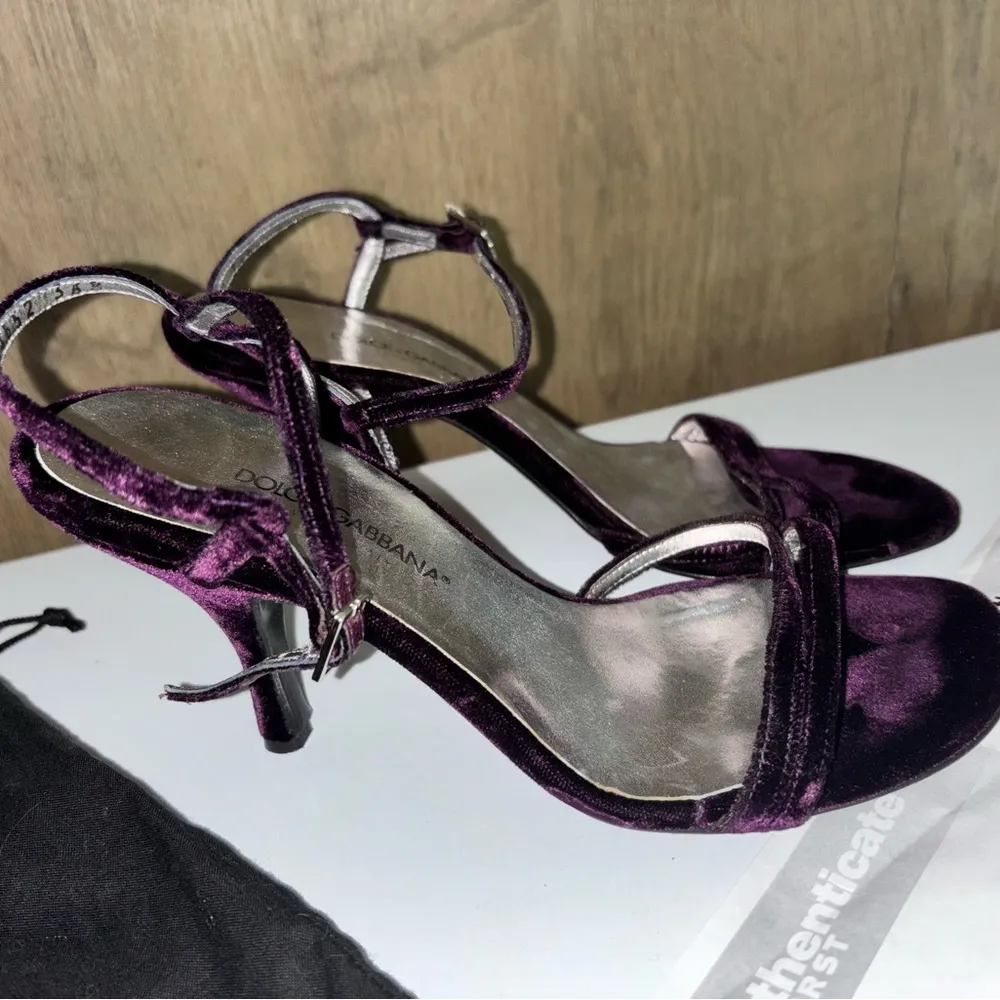 Dolce & Gabbana Women's Purple Heels with COA and bag size 36 1/2 - Image 3