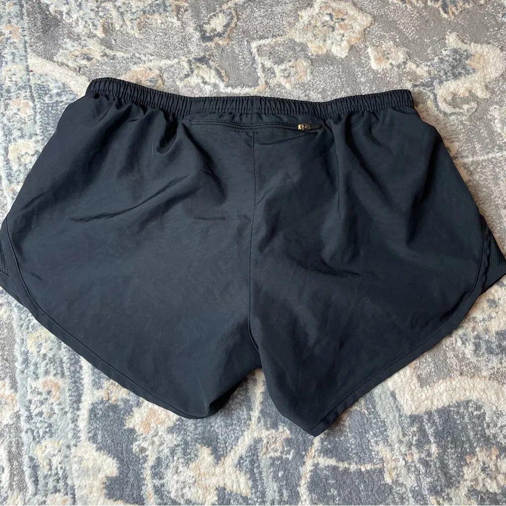 Nike Women's Black Athletic Shorts - Image 4