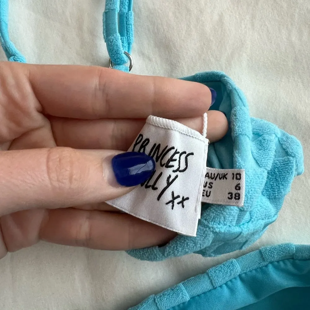 Corbyn Bikini Top in US 6, Bottoms in US 4 in Blue - Image 4