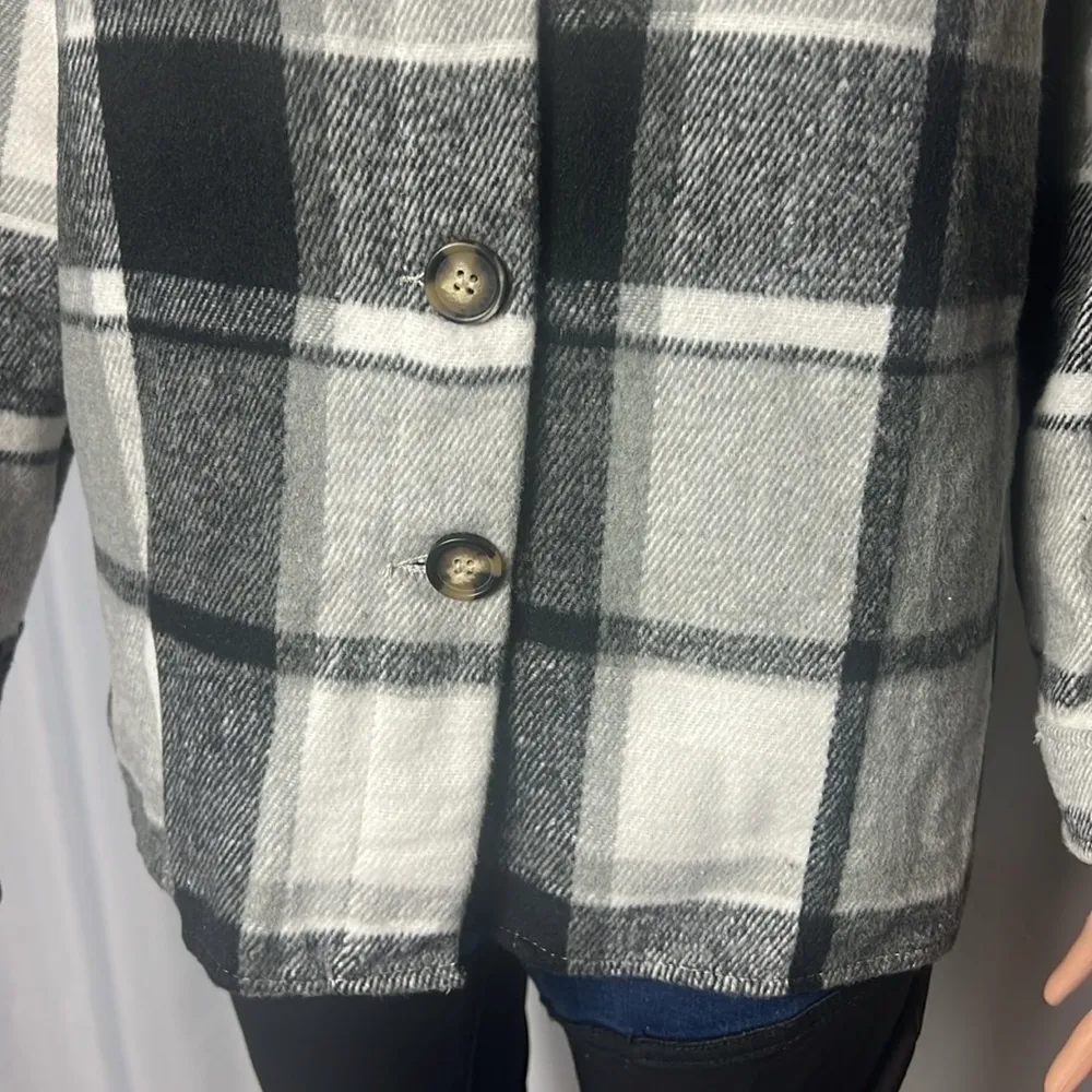 Plaid flannel button - Image 3