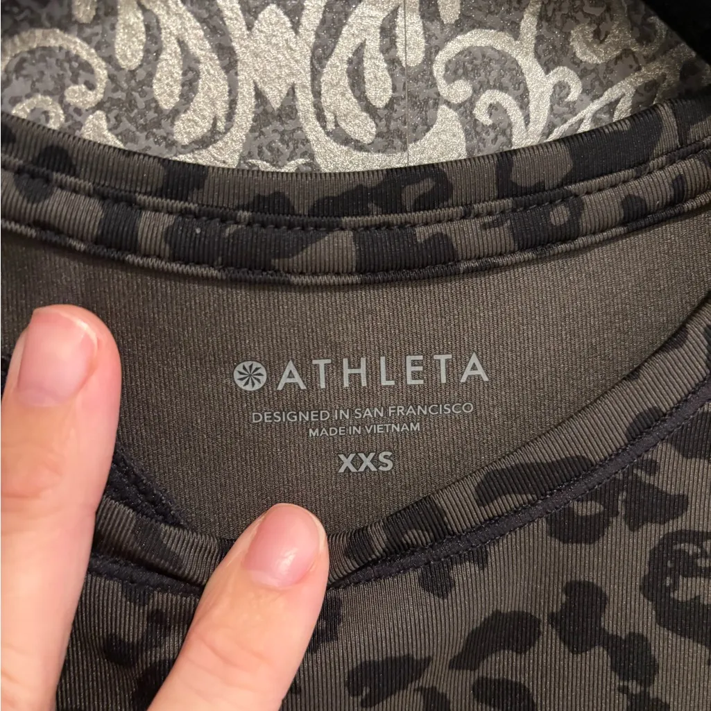 Athleta Black Leopard Print Crop Top - Image 2
