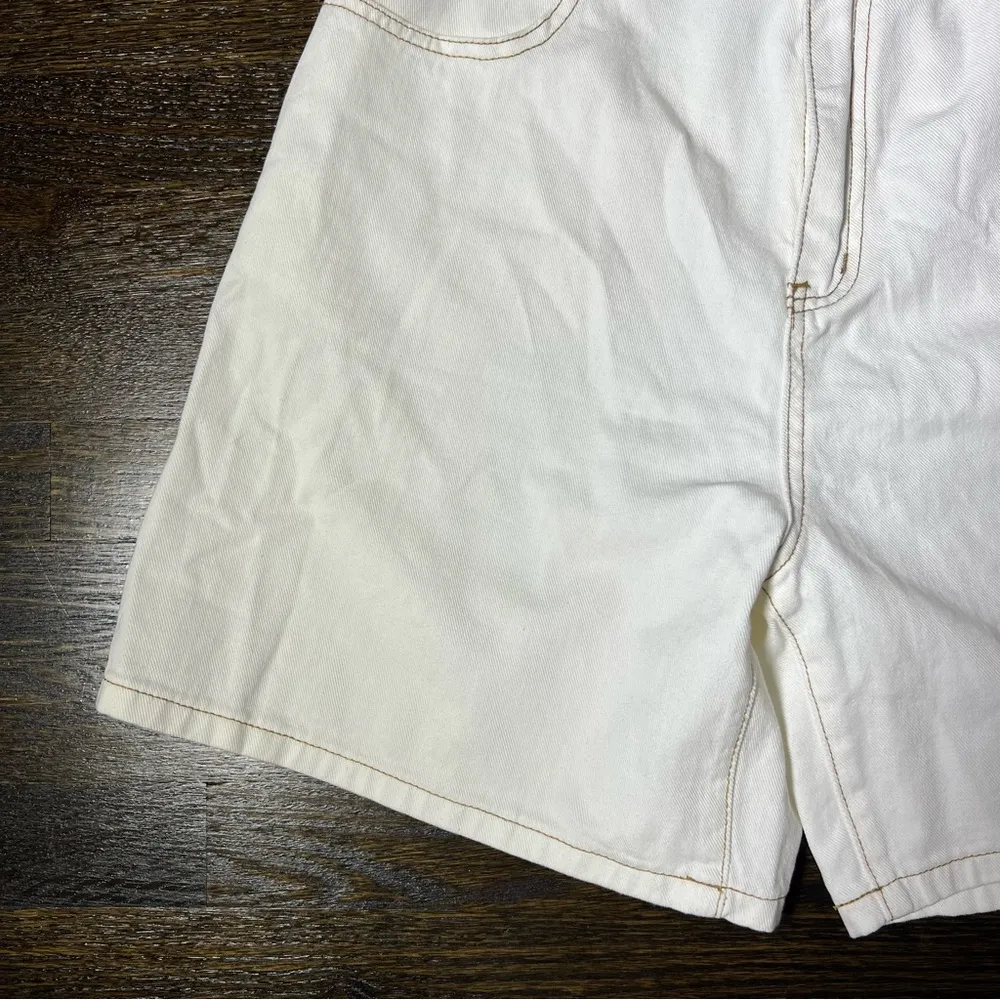 Shein Dazy White High Waist Shorts - Image 3