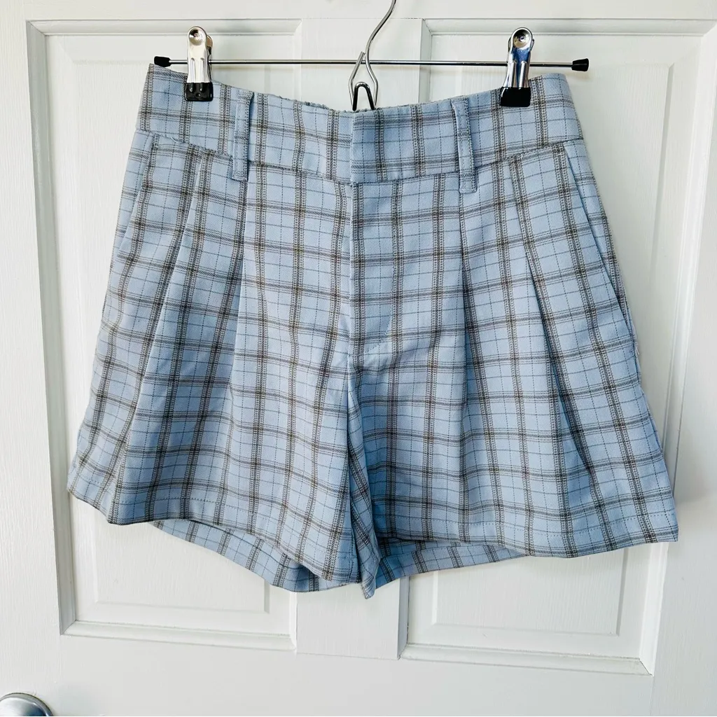 NEW! Urban Outfitters Kennedy Blue Plaid Pleated High Waisted Shorts Size S NWT - Image 5