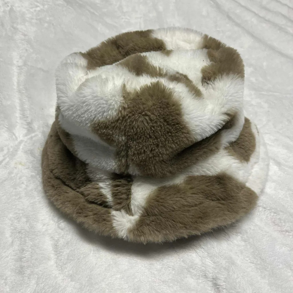 Fuzzy Brown Cow Print Bucket Hat White - Image 2