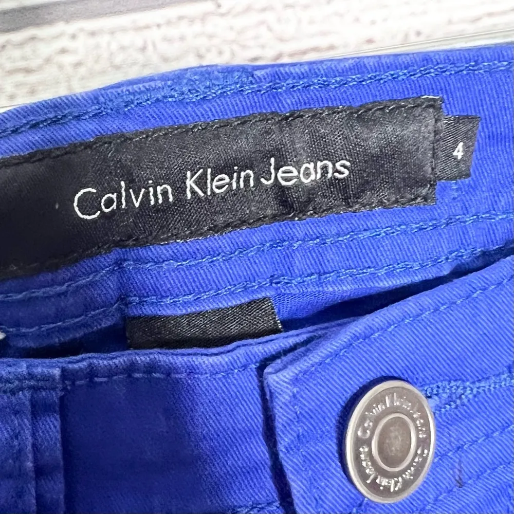 Calvin Klein Jeans Skinny Crop Royal Blue Jeans 
Women’s Size 4 - Image 6