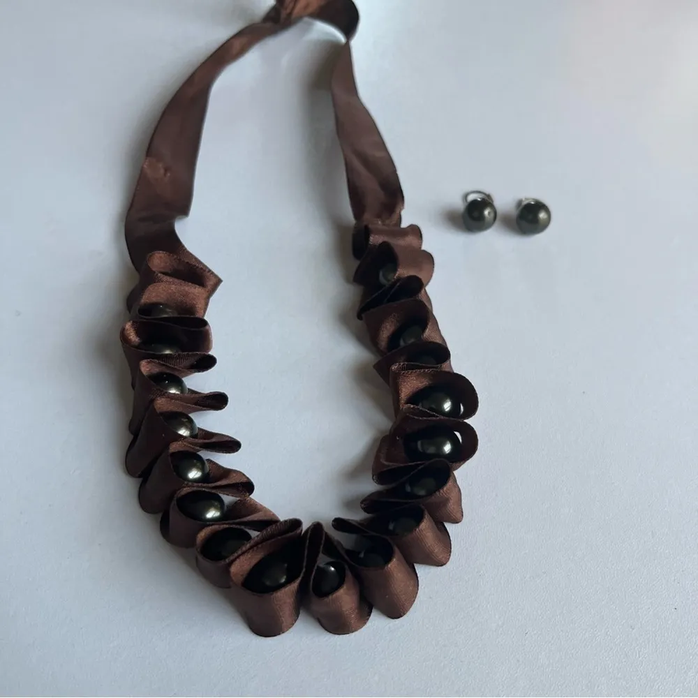 Chocolate Brown silk ribbon necklace w/ grey pearls + matching earrings Gray - Image 2