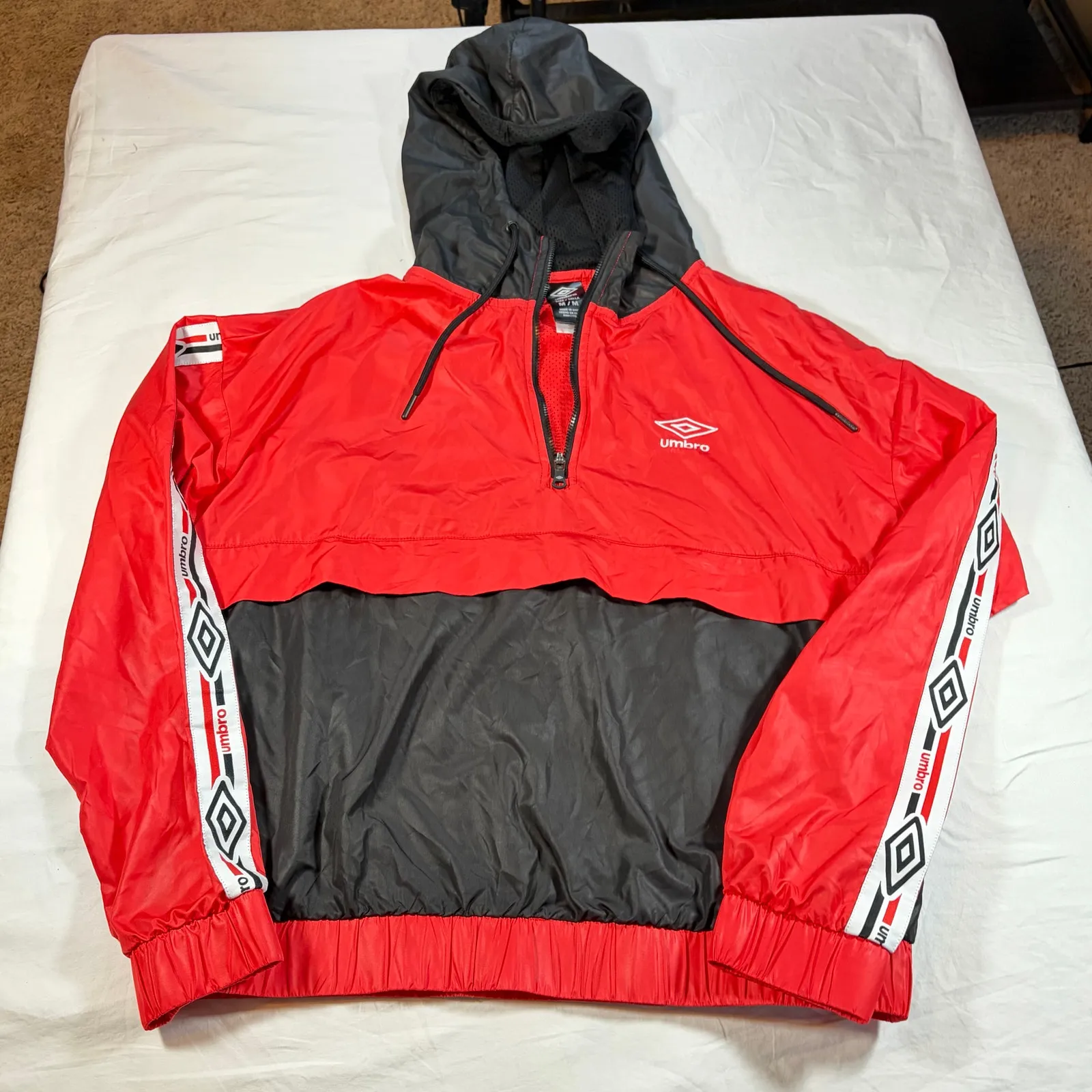 Umbro womens red black 1/4 zip windbreaker logo sleeve.  Size M.  Retro. 90s Y2K - Image 6