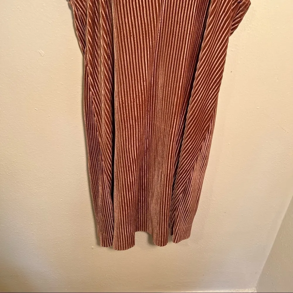 Hyfve Cecilia Crushed Velvet Pleated Shift Dress Pink - Image 7