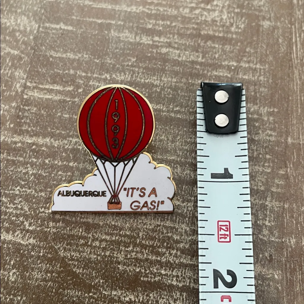 Vintage 1993 Albuquerque Hot Air Balloon Festival Pin
“It’s a Gas!” Red - Image 4