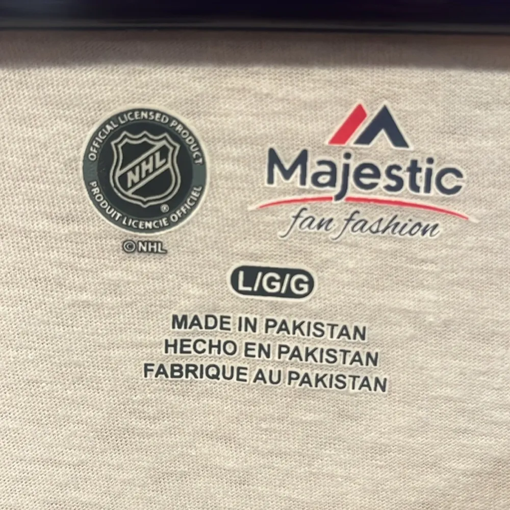 Majestic NFL women’s Boston Bruins hockey 3/4 sleeve top size large. - Image 2