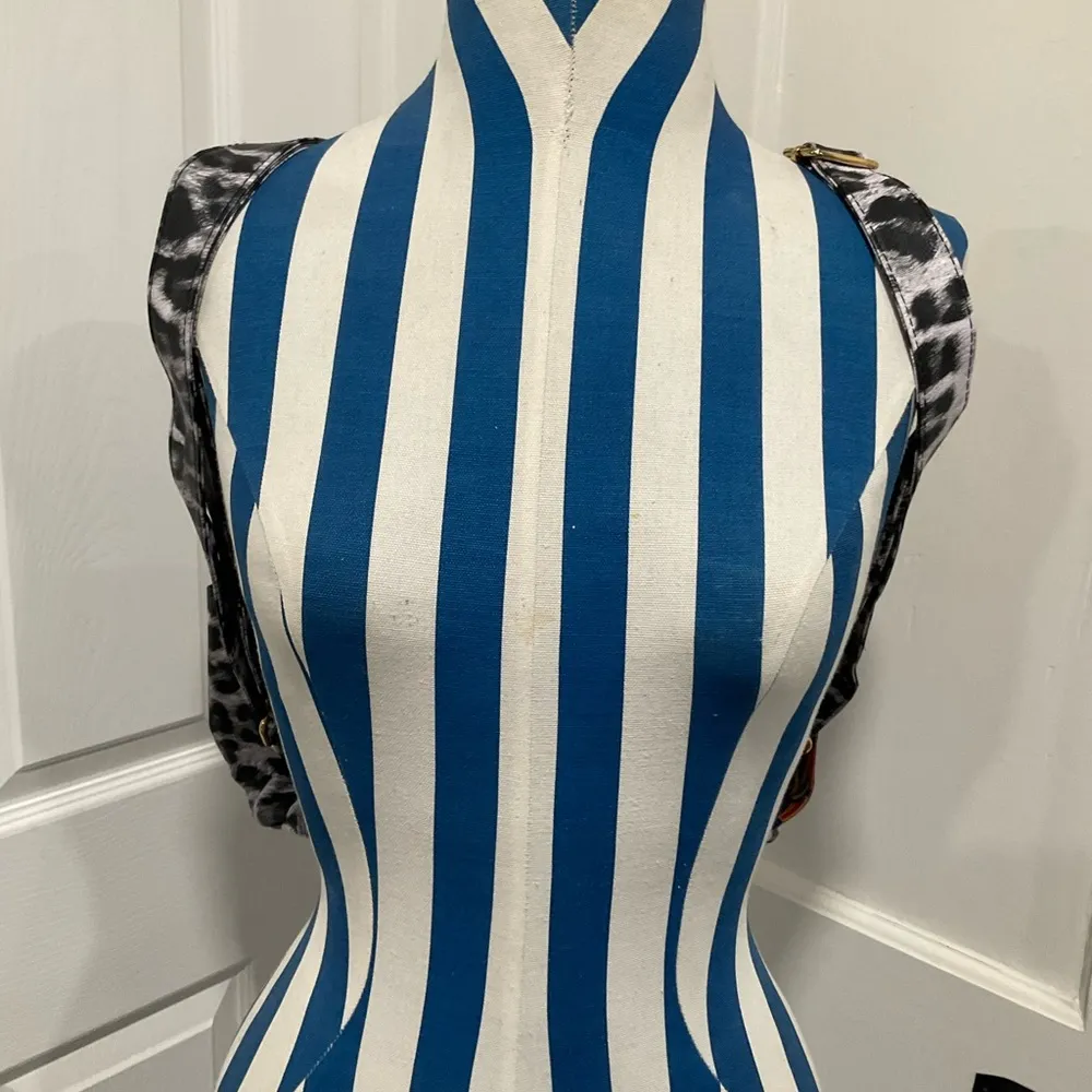 NWOT MODERN & CHIC FAUX LEATHER CONVERTIBLE TOTE STRAP BACKPACK - Image 2