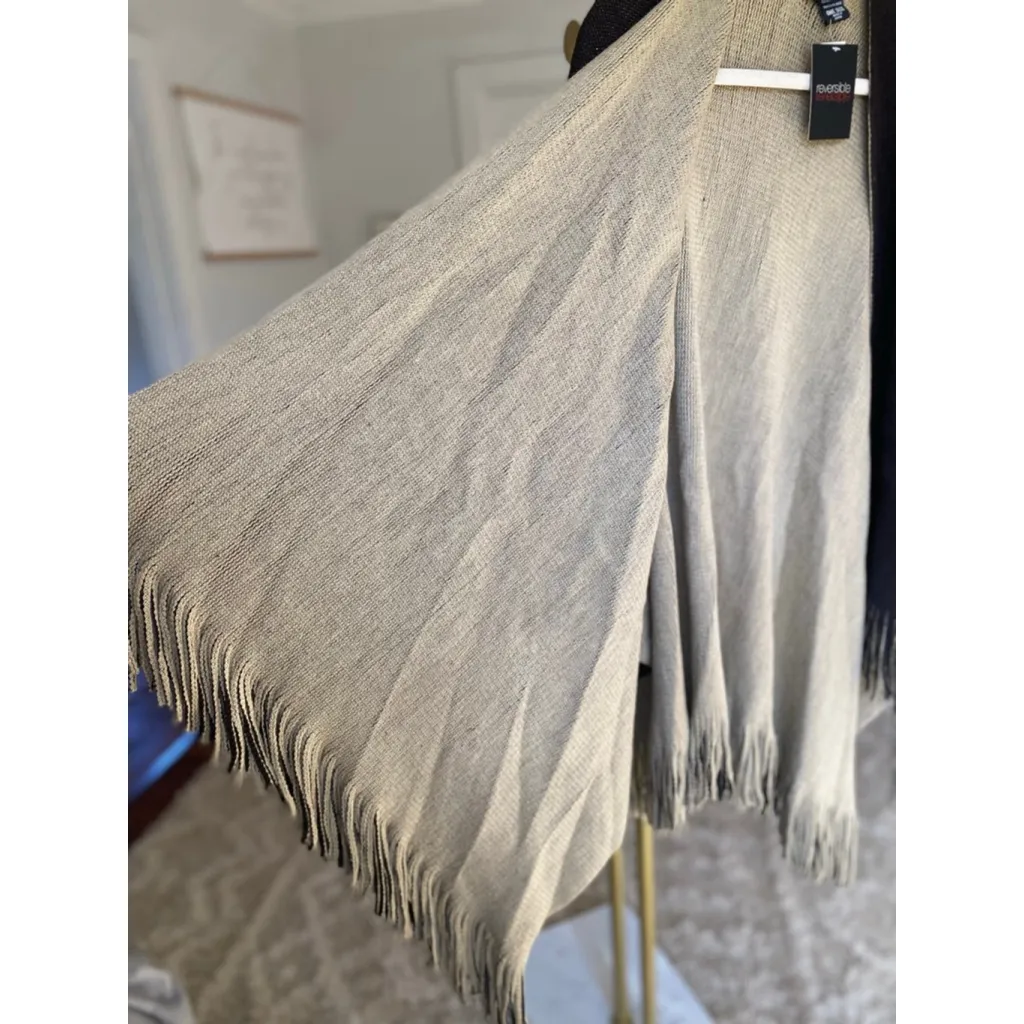 New York & Co Reversible Fringe Shawl Wrap Taupe Brown NWT Scandi Parisian Boho Size undefined - Image 4
