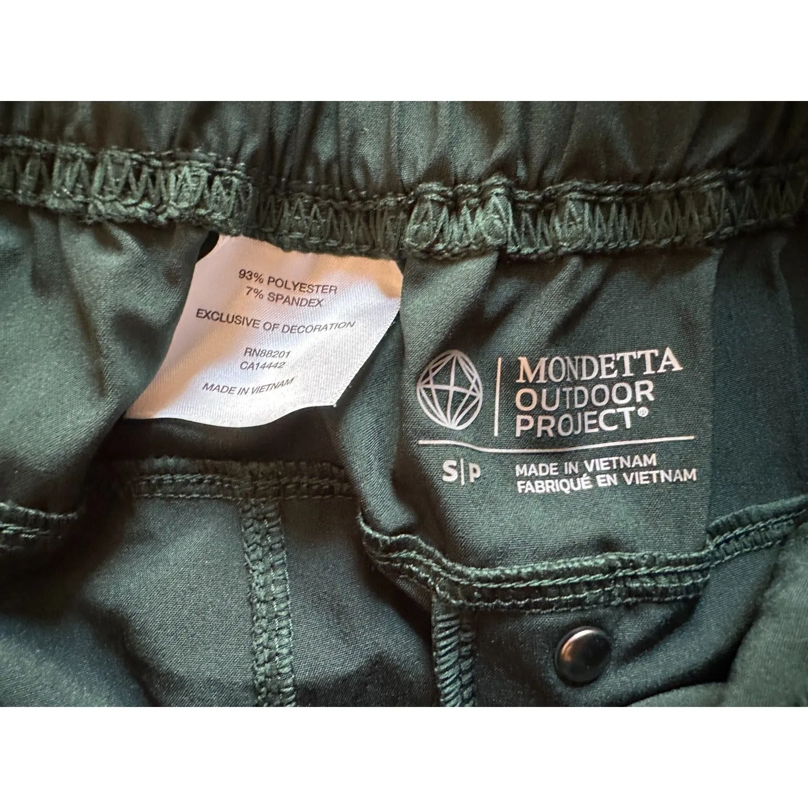 Mondetta Outdoor Project Green Workout Shorts Size Small - Image 3