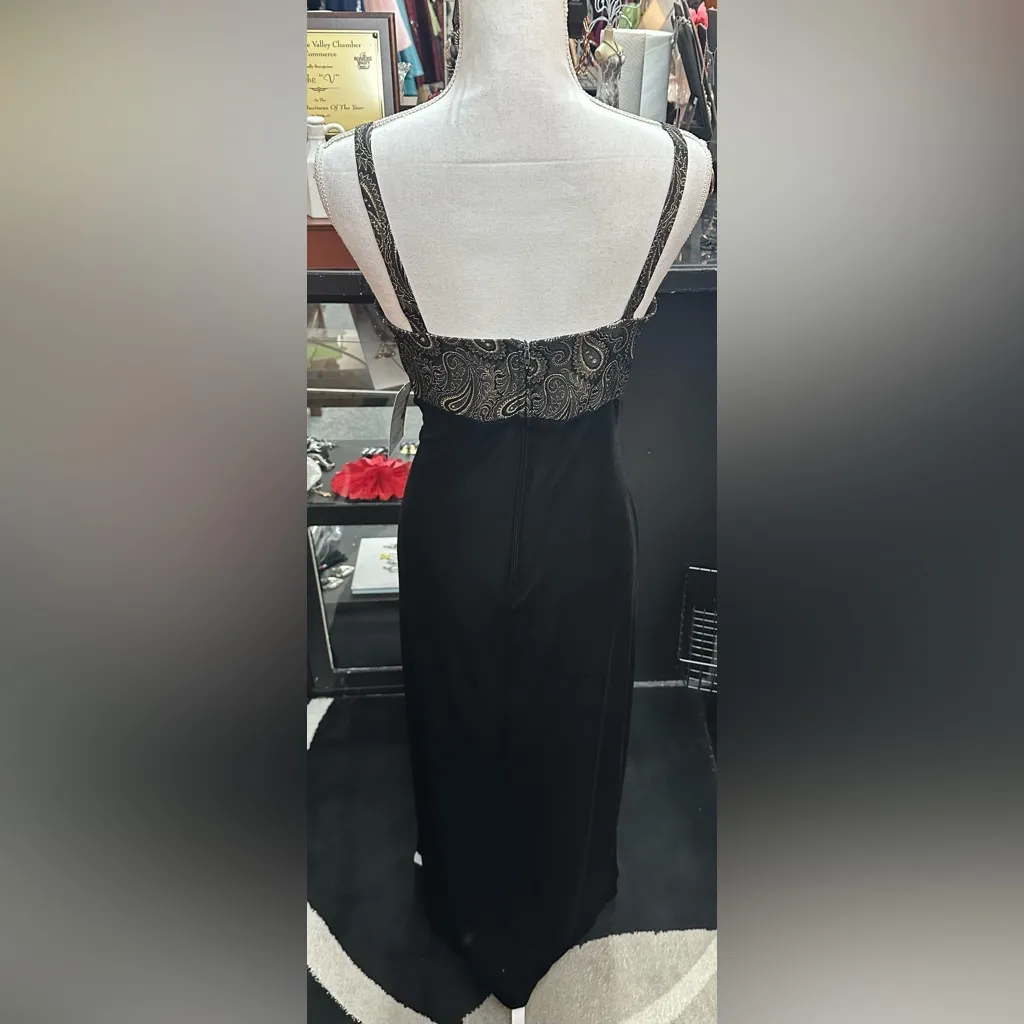 Betsy & Adam sz 12 black & gold long formal dress - Image 2
